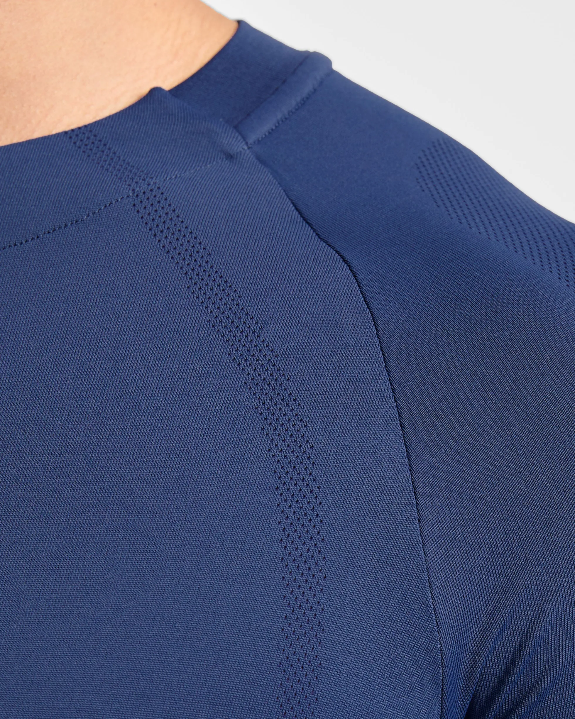 Attain Seamless T Shirt