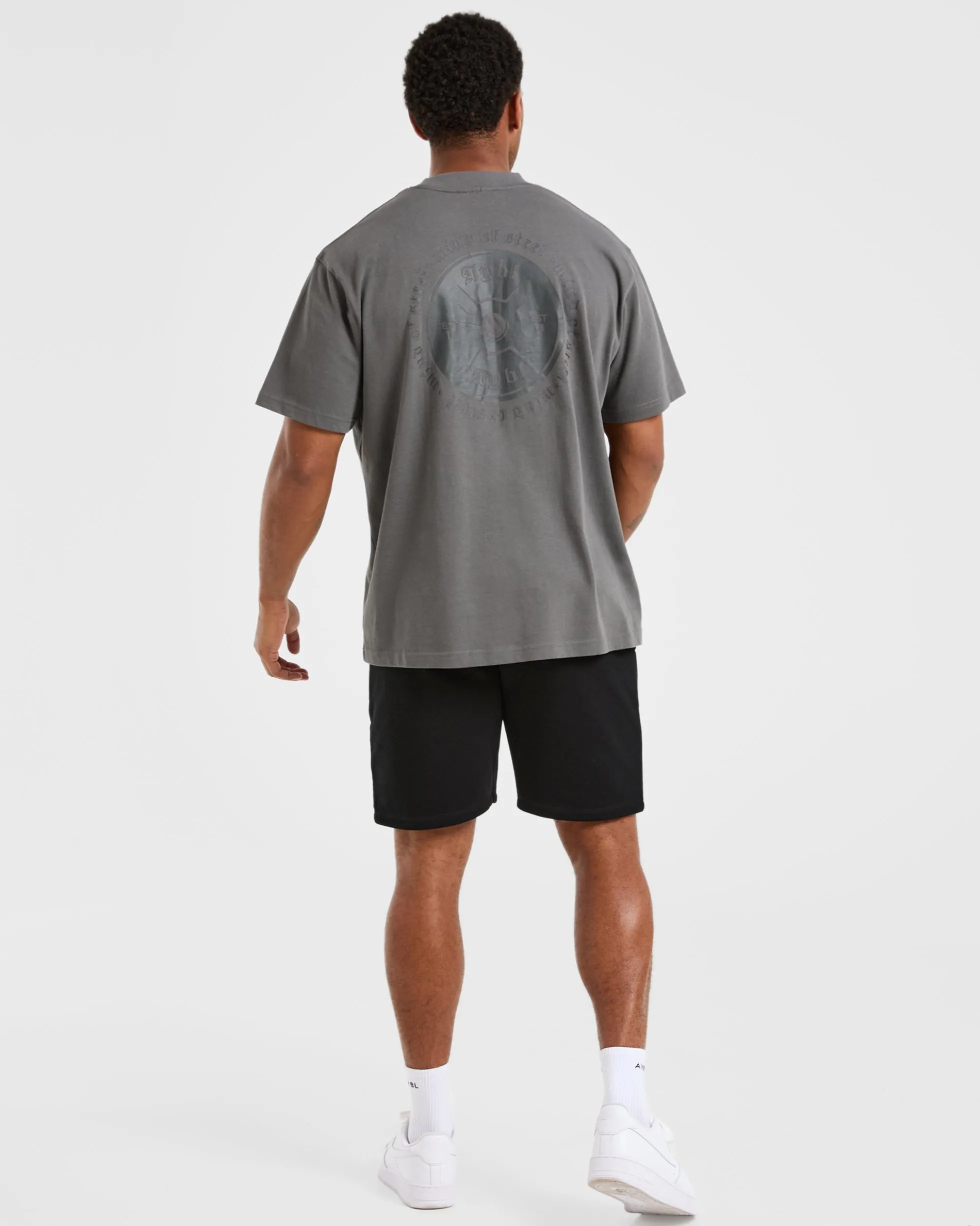 Essential Lightweight 7" Shorts