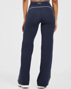 Form Flared Leggings
